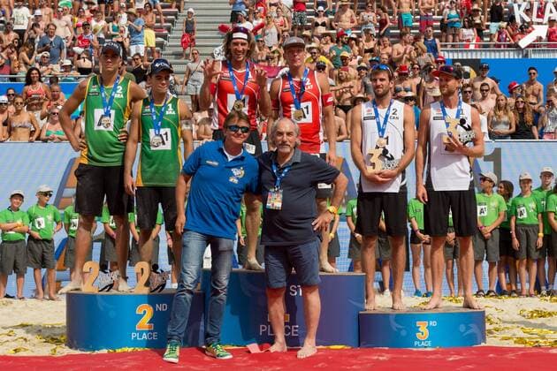 BEACHVOLLEYBALL - A1 Major Klagenfurt 2016 KLAGENFURT,AUSTRIA,31.JUL.16 - Beach volleyball Beachvolleyball - FIVB World Tour 2016, A1 Major Klagenfurt, men, award ceremony. Image shows Hannes Jagerhofer (ACTS), Peter Kleinmann (OEVV), Gustavo Carvalhaes and Saymon Barbosa Santos (BRA), Aleksandrs Samoilovs and Janis Smedins (LAT) and Chaim Schalk and Ben Saxton (CAN). GEPAxpictures xMaticxKlansek