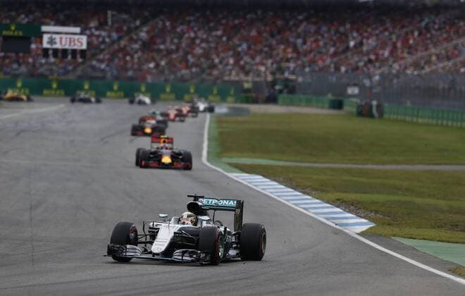 Motorsports: FIA Formula One World Championship WM Weltmeisterschaft 2016, Grand Prix of Germany, 44 Lewis Hamilton (GBR, Mercedes AMG Petronas Formula One Team), xHOCHxZWEIx