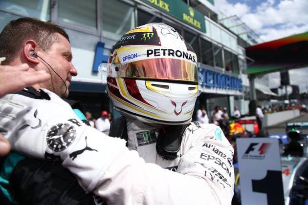 Lewis Hamilton (Mercedes AMG Petronas Formula One Team) jubelt nach seinem Sieg mit dem Team, Grosser Preis von Deutschland 2016, Rennen, Motorsport, Formel 1, 31.07.2016, Hockenheim Copyright: Neis Eibner-Pressefoto EP_ANS