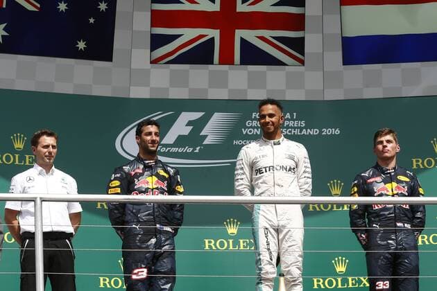 Motorsports: FIA Formula One World Championship WM Weltmeisterschaft 2016, Grand Prix of Germany, Matthew Deane (Mercedes AMG Petronas Formula One Team), 3 Daniel Ricciardo (AUS, Red Bull Racing), 44 Lewis Hamilton (GBR, Mercedes AMG Petronas Formula One Team), 33 Max Verstappen (NLD, Red Bull Racing), xHOCHxZWEIx