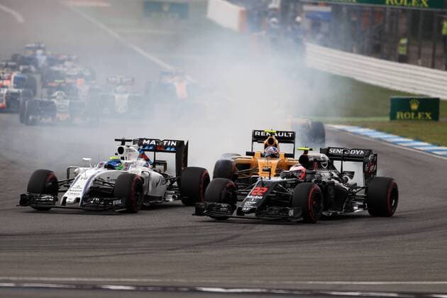 31.07.2016. Hockenheim, Germany. Jolyon Palmer locks up going into turn 2. German Formula Grand Prix in the Hockenheimring in Hockenheim, Germany, 31 July 2016. xLeannexBoonx  ActionPlus11766966