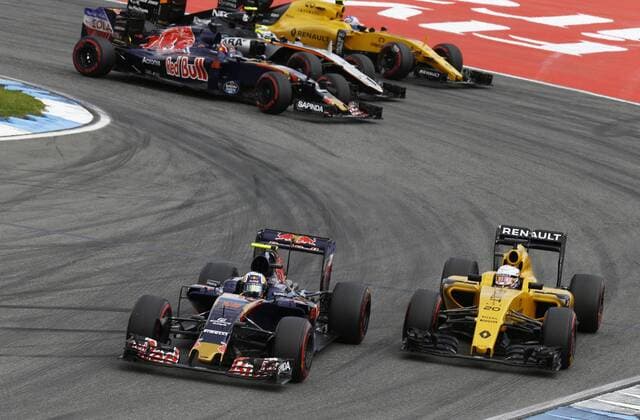 Motorsports: FIA Formula One World Championship WM Weltmeisterschaft 2016, Grand Prix of Germany, 55 Carlos Sainz Junior (ESP, Scuderia Toro Rosso), 20 Kevin Magnussen (DEN, Renault Formula 1 Team), xHOCHxZWEIx