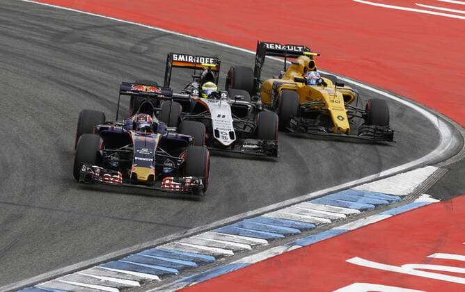Motorsports: FIA Formula One World Championship WM Weltmeisterschaft 2016, Grand Prix of Germany, 26 Daniil Kvyat (RUS, Scuderia Toro Rosso), 11 Sergio Perez (MEX, Sahara Force India F1 Team), 30 Jolyon Palmer (GBR, Renault Formula 1 Team), xHOCHxZWEIx