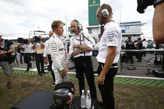 Motorsports: FIA Formula One World Championship WM Weltmeisterschaft 2016, Grand Prix of Germany, 6 Nico Rosberg (GER, Mercedes AMG Petronas Formula One Team), Tony Ross (GBR, Mercedes AMG Petronas Formula One Team), Daniel Schloesser (GER, Mercedes AMG Petronas Formula One Team), xHOCHxZWEIx