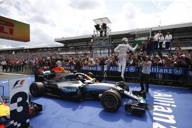 Motorsports: FIA Formula One World Championship WM Weltmeisterschaft 2016, Grand Prix of Germany, 44 Lewis Hamilton (GBR, Mercedes AMG Petronas Formula One Team), xHOCHxZWEIx