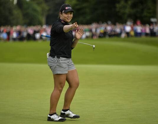 Bilder des Tages - Sport 31.07.2016. Woburn Golf Course, Milton Keynes, England. Ricoh Womens Open Golf, final round. Arita Jutanugarn (Thailand) celebrates becoming 2016 British Womens Open Champion after her final putt. xAndrewxThompsonx  ActionPlus11767228