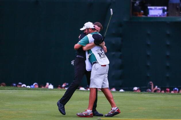 31 JUL 2016: Jimmy Walker hugs his caddy after he wins the final round of the 98th PGA Golf Herren Championship played at Baltusrol Golf Club in Springfield,NJ.(Photo by Rich Graessle Icon Sportswire) GOLF: JUL 31 PGA - PGA Championship - Final Round Icon07311621812016 EDITORIAL USE ONLY