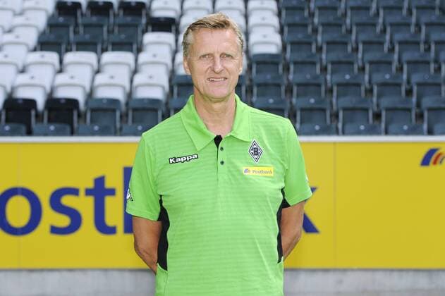 Porträt: Fußball, GER, 1. BL, Bundesliga, Porträttermin 2016 2017, Borussia Mönchengladbach: Mannschaftsarzt Dr. Stefan Hertl (Gladbach). Einzelbild, Portrait, Porträt.