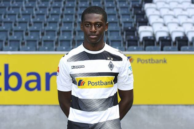 Porträt: Fußball, GER, 1. BL, Bundesliga, Porträttermin 2016 2017, Borussia Mönchengladbach: Mamadou Doucoure (Gladbach). Einzelbild, Portrait, Porträt.