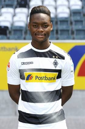 Porträt: Fußball, GER, 1. BL, Bundesliga, Porträttermin 2016 2017, Borussia Mönchengladbach: Ba-Muaka Simakala (Gladbach). Einzelbild, Portrait, Porträt.