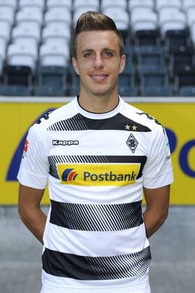 Porträt: Fußball, GER, 1. BL, Bundesliga, Porträttermin 2016 2017, Borussia Mönchengladbach: Patrick Herrmann (Gladbach). Einzelbild, Portrait, Porträt.