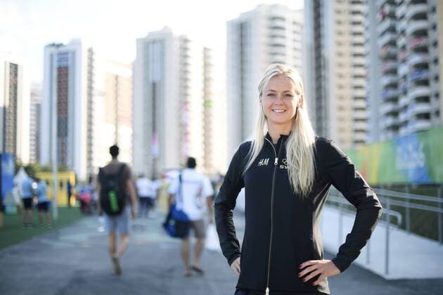 Rio 2016, Fußball, Shooting mit schwedischem Damen-Team 160801 Sveriges Amanda Ilestedt poserar för ett porträtt pa en pressträff med det svenska damlandslaget i fotboll den 1 augusti 2016 under OS i Rio de Janeiro.  Copyright: CARLxSANDIN BB160801CS022