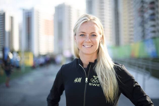 Rio 2016, Fußball, Shooting mit schwedischem Damen-Team 160801 Sveriges Amanda Ilestedt poserar för ett porträtt pa en pressträff med det svenska damlandslaget i fotboll den 1 augusti 2016 under OS i Rio de Janeiro.  Copyright: CARLxSANDIN BB160801CS023