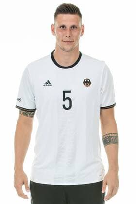 02.08.2016, xfux, Fussball, Deutschland DFB Olympiateam Fototermin, emspor emonline, v.l. Niklas Suele Neu-Isenburg