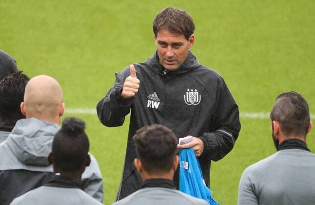 Anderlecht s head coach Rene Weiler pictured during a training session of Belgian first league soccer team RSC Anderlecht in Brussels, Tuesday 02 August 2016. Tomorrow Anderlecht is playing the return leg of the third qualification round for the Champions League competition against Russian team FC Rostov. The first leg ended in a 2-2 draw. VIRGINIExLEFOUR  x04902136x