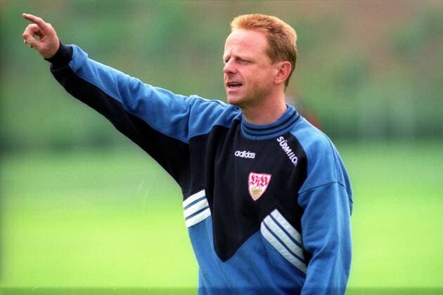 Training VfB Stuttgart: Trainer Rolf Fringer