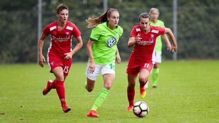 Fußball, Frauen, VfL Wolfsburg - FC Twente Enschede; Tessa Wullaert (Wolfsburg, 10) am Ball. xtgx