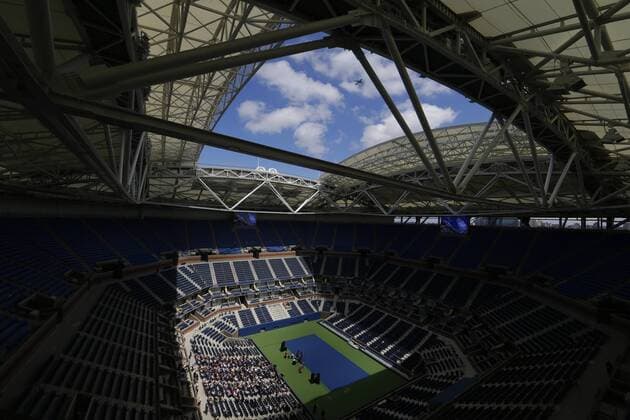 The opening and closing of the new retractable roof is demonstrated at an official USTA unveiling ceremony in Arthur Ashe Stadium for the US Open Tennis Championships at the USTA Billie Jean King National Tennis Center in New York City on August 2, 2016. The retractable roof was completed in time for the 2016 US Open tournament.  NYP20160802101 JOHNxANGELILLO