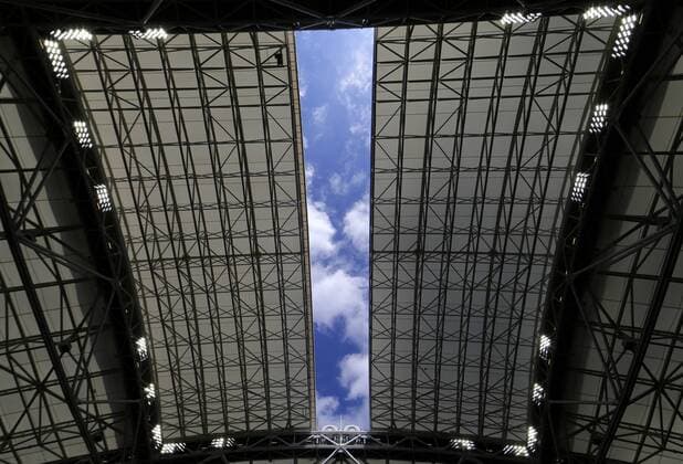 The opening and closing of the new retractable roof is demonstrated at an official USTA unveiling ceremony in Arthur Ashe Stadium for the US Open Tennis Championships at the USTA Billie Jean King National Tennis Center in New York City on August 2, 2016. The retractable roof was completed in time for the 2016 US Open tournament.  NYP20160802112 JOHNxANGELILLO