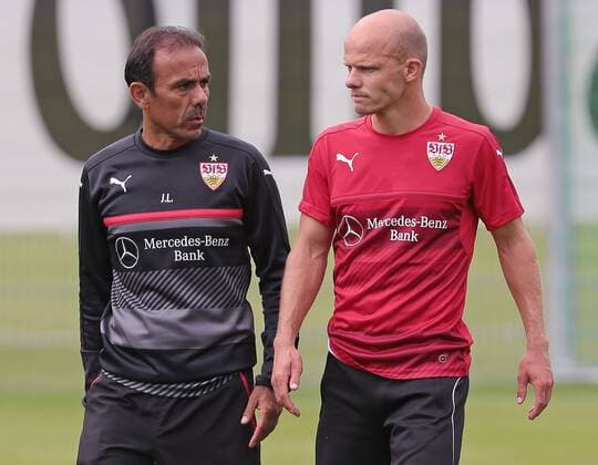 03.08.2016 Stuttgart Fußball 2. Bundesliga Saison 2016 2017 VfB Stuttgart Training: v.l. VfB Trainer Jos Luhukay, Tobias Werner (VfB)