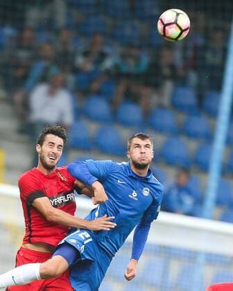 SOCCER - UEFA EL quali, Liberec vs Admira LIBEREC,CZECH REPUBLIC,03.AUG.16 - SOCCER - UEFA Europa League, qualification, Slovan Liberec vs FC Admira Wacker Moedling. Image shows Fabio Strauss (Admira) and Nikolaj Komlicenko (Liberec). GEPAxpictures xPhilippxBrem