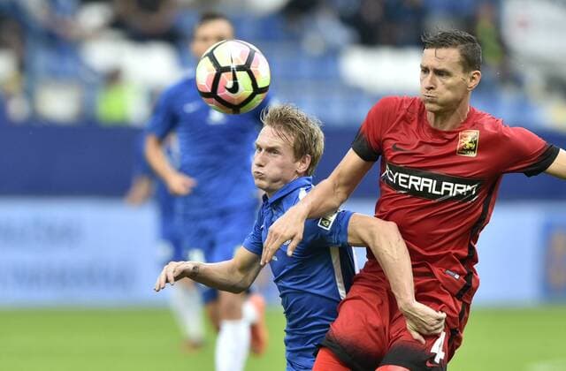 From left: Petr Sevcik of Liberec and Stephan Zwierschitz of Admira in action during the Football Europa League 3rd qualifying round s return match: Slovan Liberec vs Admira Moedling, in Liberec, Czech Republic, August 3, 2016. (CTKxPhoto MichalxKamaryt) CTKPhotoP201608030754101  _KMT2619