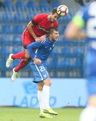 SOCCER - UEFA EL quali, Liberec vs Admira LIBEREC,CZECH REPUBLIC,03.AUG.16 - SOCCER - UEFA Europa League, qualification, Slovan Liberec vs FC Admira Wacker Moedling. Image shows Fabio Strauss (Admira) and Nikolaj Komlicenko (Liberec). GEPAxpictures xPhilippxBrem