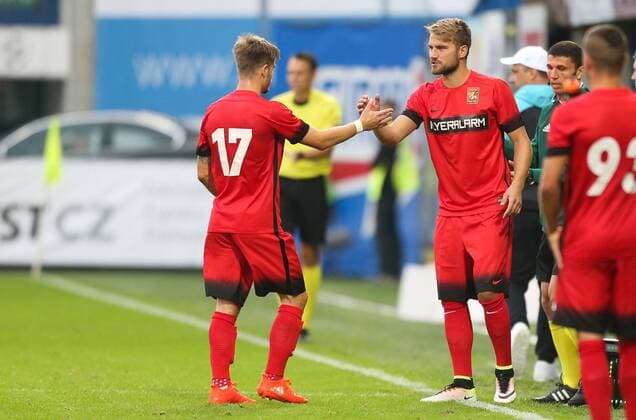 SOCCER - UEFA EL quali, Liberec vs Admira LIBEREC,CZECH REPUBLIC,03.AUG.16 - SOCCER - UEFA Europa League, qualification, Slovan Liberec vs FC Admira Wacker Moedling. Image shows Dominik Starkl (Admira) and Lukas Grozurek (Admira). GEPAxpictures xPhilippxBrem