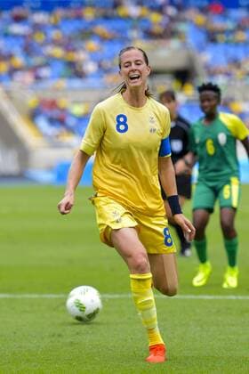 160803 Sveriges Lotta Schelin deppar under fotbollsmatchen mellan Sverige och Sydafrika den 3 augusti 2016 under OS i Rio de Janeiro.  Copyright: PETTERxARVIDSON BB160803PA044