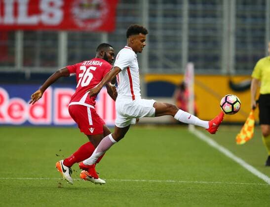 SOCCER - UEFA CL quali, RBS vs Tirana SALZBURG,AUSTRIA,03.AUG.16 - SOCCER - UEFA Champions League, qualification, Red Bull Salzburg vs FK Partizani Tirana. Image shows Valentino Lazaro (RBS) and Sodiq Atanda (Tirana). GEPAxpictures xFelixxRoittner