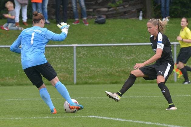 03.08.2016, xtkx, Fussball Testspiel, TSG Neu Isenburg - 1.FFC Frankfurt, emspor v.l. Anna Friedichowitz (Neu Isenburg) , A. Crmogorcevic (FFC Frankfurt) , Neu Isenburg