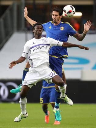 Anderlecht s Idrissa Sylla and Rostov s Cesar Navas fight for the ball during the return leg of the third qualification round for the Champions League competition between Belgian first league soccer team RSC Anderlecht and Russian team FC Rostov in Brussels, Wednesday 03 August 2016. The first leg ended in a 2-2 draw. VIRGINIExLEFOUR  x04902921x