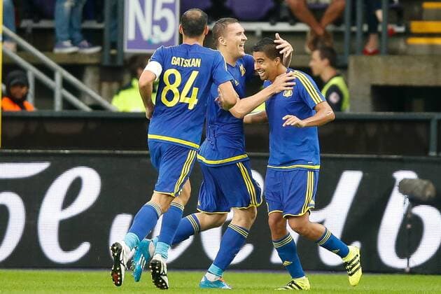 Rostov s Christian Noboa (R) celebrates with his teammates after scoring during the return leg of the third qualification round for the Champions League competition between Belgian first league soccer team RSC Anderlecht and Russian team FC Rostov in Brussels, Wednesday 03 August 2016. The first leg ended in a 2-2 draw. BRUNOxFAHY  x04902941x
