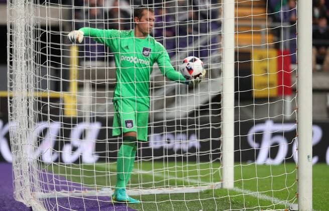 Anderlecht s goalkeeper Davy Roef looks dejected after Rostov scored during the return leg of the third qualification round for the Champions League competition between Belgian first league soccer team RSC Anderlecht and Russian team FC Rostov in Brussels, Wednesday 03 August 2016. The first leg ended in a 2-2 draw. VIRGINIExLEFOUR  x04902961x