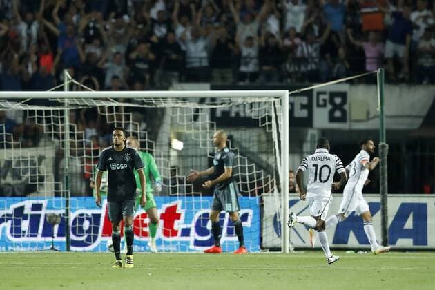 (L-R) Jairo Riedewald of Ajax, goalkeeper Jasper Cillessen of Ajax, of Ajax, Djalma Campos of PAOK FC, Stefanos Athanasiadis of PAOK FC during the UEFA Champions League third round qualifying second leg match between PAOK and Ajax Amsterdam on August 3, 2016 at the Stadio Toumba in Salonika, Greece. PAOK v Ajax UEFA Champions League third round 2016 2017 xVIxxIVx 5929955