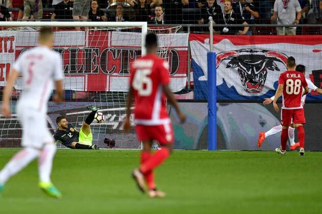 SOCCER - UEFA CL quali, RBS vs Tirana SALZBURG,AUSTRIA,03.AUG.16 - SOCCER - UEFA Champions League, qualification, Red Bull Salzburg vs FK Partizani Tirana. Image shows Alban Hoxha (Tirana) and Jonatan Soriano (RBS). Keywords: goal. GEPAxpictures xFlorianxErtl