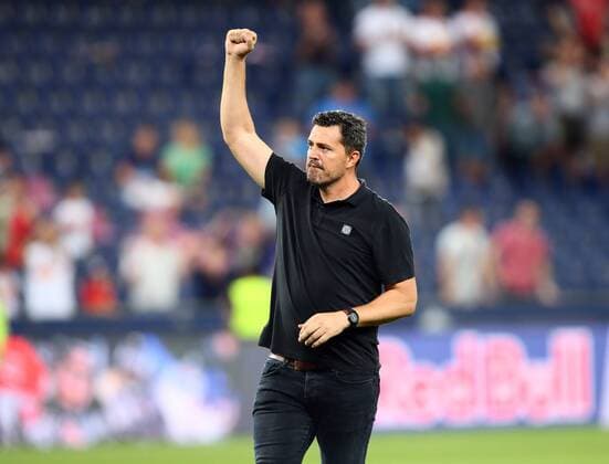 Bilder des Tages - SPORT SOCCER - UEFA CL quali, RBS vs Tirana SALZBURG,AUSTRIA,03.AUG.16 - SOCCER - UEFA Champions League, qualification, Red Bull Salzburg vs FK Partizani Tirana. Image shows head coach Oscar Garcia (RBS). GEPAxpictures xFelixxRoittner