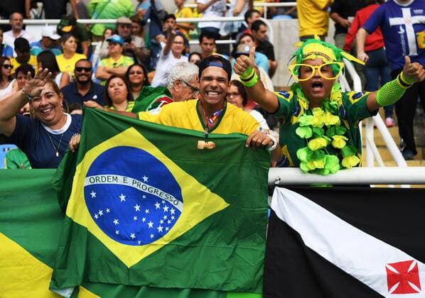 (160803) -- Rio de Janeiro, Aug. 3, 2016 -- Fans of Brazil cheer during the match of the women s Olympic football competitions between China and Brazil at the Olympic Stadium in Rio de Janeiro, Brazil, Aug. 3, 2016.)(dh) (SP)BRAZIL-RIO DE JANEIRO-OLYMPICS-WOMEN S FOOTBALL-CHINA VS BRAZIL YanxYan 