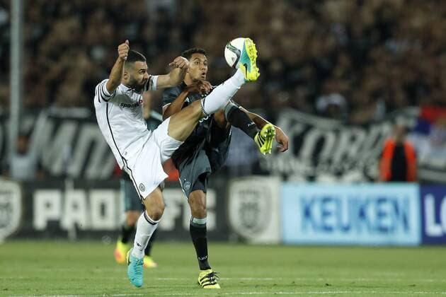 (L-R) Giorgos Tzavellas of PAOK FC, Jairo Riedewald of Ajax during the UEFA Champions League third round qualifying second leg match between PAOK and Ajax Amsterdam on August 3, 2016 at the Stadio Toumba in Salonika, Greece. PAOK v Ajax UEFA Champions League third round 2016 2017 xVIxxIVx 5930361