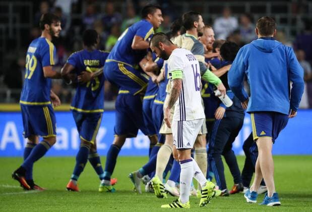Anderlecht s Steven Defour looks dejected after the return leg of the third qualification round for the Champions League competition between Belgian first league soccer team RSC Anderlecht and Russian team FC Rostov in Brussels, Wednesday 03 August 2016. The first leg ended in a 2-2 draw. VIRGINIExLEFOUR  x04903147x