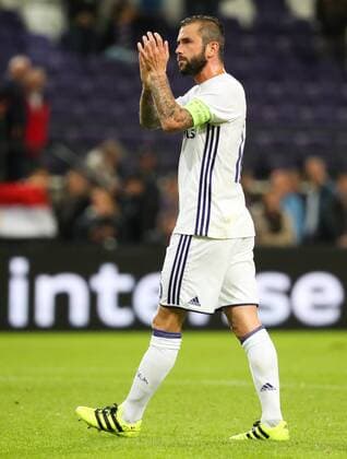 Anderlecht s Steven Defour looks dejected after the return leg of the third qualification round for the Champions League competition between Belgian first league soccer team RSC Anderlecht and Russian team FC Rostov in Brussels, Wednesday 03 August 2016. The first leg ended in a 2-2 draw. VIRGINIExLEFOUR  x04903153x