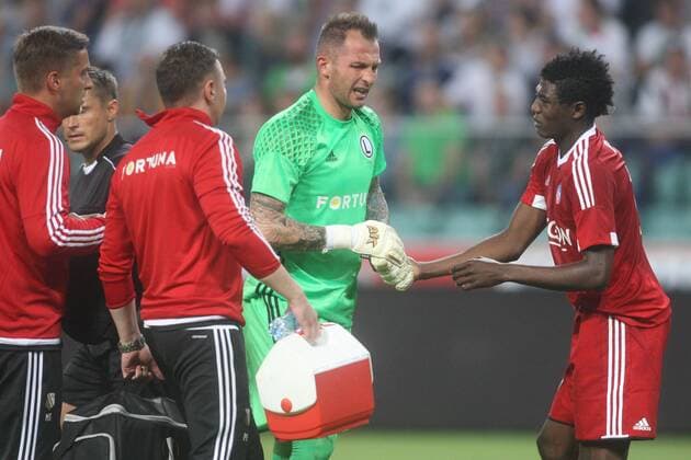 Fußball, CL Quali, Legia Warschau - AS Trencin WARSZAWA 03.08.2016 MECZ III RUNDA ELIMINACJI LIGI MISTRZOW SEZON 2016 17: LEGIA WARSZAWA - AS TRENCIN --- SEASON 2016 17 CHAMPIONS LEAGUE QUALIFICATION THIRD ROUND LEGIA WARSAW - AS TRENCIN ARKADIUSZ MALARZ SAMUEL KALU  160803MSZ009
