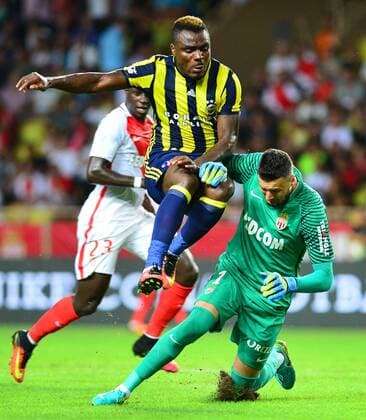 UEFA Champions League Third qualifying round second leg match between Monaco and Fenerbahce at Stade Louis II Stadium in Monaco , France on August 03, 2016. Final Score : Monaco 3 - Fenerbahce 1 Pictured: Goalkeeper Danijel Subasic of Monaco and Emmanuel Emenike of Fenerbahce. 