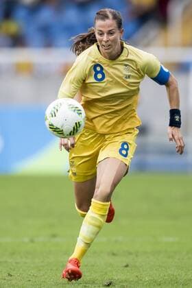 Rio 2016, Schwedens Fußball-Damen spielen in H&M Trikots 160803 Sveriges Lotta Schelin i fotbollsmatchen mellan Sverige och Sydafrika den 3 augusti 2016 under OS i Rio de Janeiro.  Copyright: PETTERxARVIDSON BB160803PA090