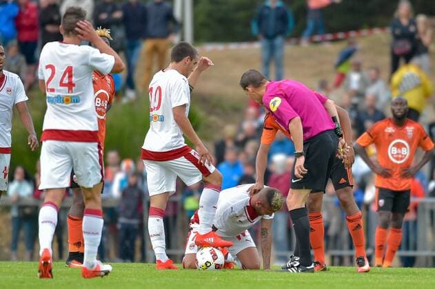 Verletzung am Ohr von Menez Jeremy (Bordeaux) FOOTBALL : FC Lorient vs Girondins de Bordeaux - Amical - 03 08 2016 BrunoPerrel Panoramic 