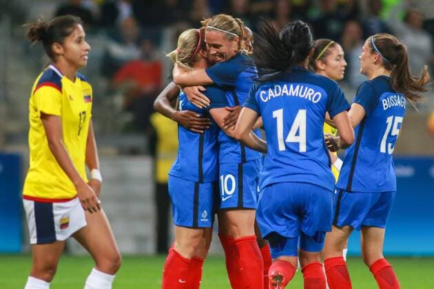 Rio 2016, Fußball, Damen, Frankreich - Kolumbien Olympics 2016 Football BH BELO HORIZONTE, MG - 03.08.2016: OLYMPICS 2016 FOOTBALL BH - Players celebrate the second goal of France, scored by Le Sommer during match between France (FRA) x Colombia (COL), the Football Group G Olympic Women, the Olympics 2016 held in Mineirao Stadium in the host city Belo Horizonte , MG. (Photo: Dudu Macedo Fotoarena) x1170152x  DuduxMacedo