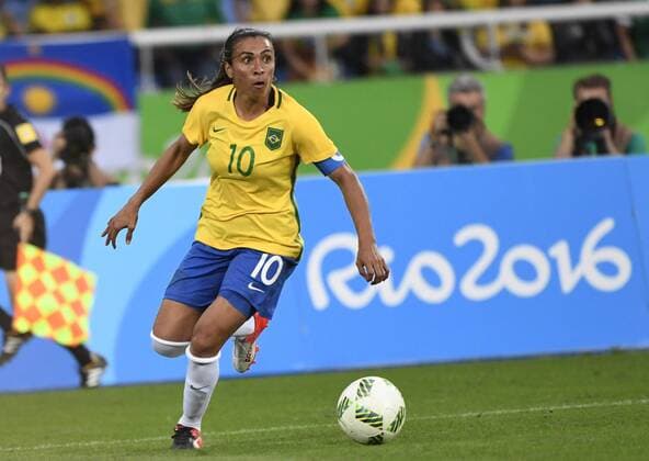 Rio 2016, Fußball, Damen, Brasilien - China (160803) -- RIO DE JANEIRO, Aug. 3, 2016 -- Marta of Brazil competes during the match of the women s Olympic football competitions between China and Brazil at the Olympic Stadium in Rio de Janeiro, Brazil, Aug. 3, 2016. Brazil won 3-0.)(dh) (SP)BRAZIL-RIO DE JANEIRO-OLYMPICS-WOMEN S FOOTBALL-CHINA VS BRAZIL WuxWei 