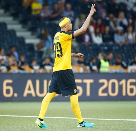 03.08.2016 Stade de Suisse Bern SCHWEIZ , Saison 2016 2017 Herren Fussball Champions League Quali Rückspiel BSC Young Boys Bern - Schachtar Donezk Guillaume Hoarau (Young Boys) nach seinem Treffer im Elfmeterschiessen 