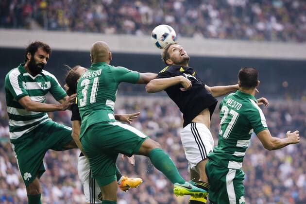 160804 AIK:s Jos Hooiveld under fotbollsmatchen i kvalet till Europa League mellan AIK och Panathinaikos den 4 Augusti 2016 i Stockholm.  Copyright: KentaxJönsson BB160804BB193