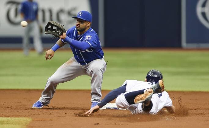 August 4, 2016 - St. Petersburg, Florida, U.S. - WILL VRAGOVIC Times.Tampa Bay Rays shortstop Brad Miller (13) caught stealing second by Kansas City Royals second baseman Christian Colon (24) in the second inning of the game between the Kansas City Royals and the Tampa Bay Rays in Tropicana Field in St. Petersburg, Fla. on Thursday, Aug. 4, 2016. MLB Baseball Herren USA 2016 - Rays vs Royals - Series - ZUMAs70_